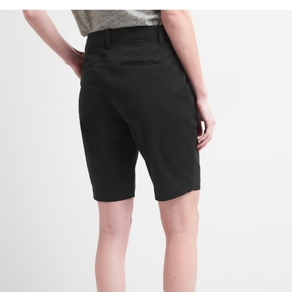 🆕 Gap Black Bermuda Short - Picture 3 of 4